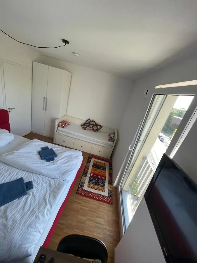 Boutique Zimmer Privat 1-4 Personen contacts